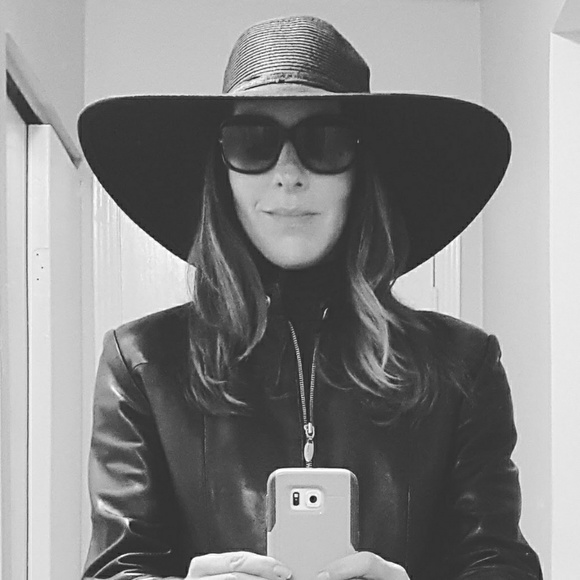 Meet your Posher, Shelby - Picture 1 of 1